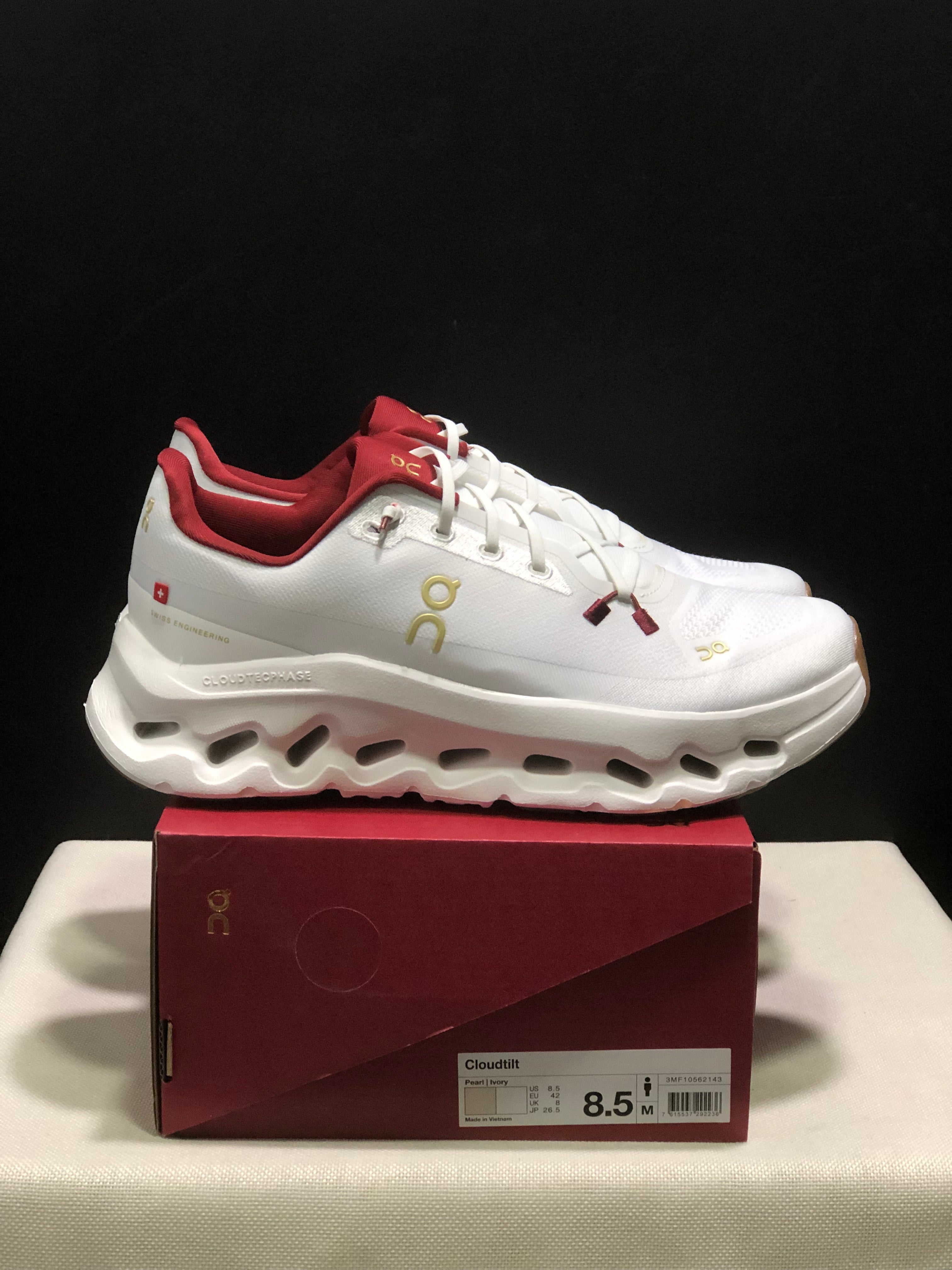 On Cloudtilt 'Lunar New Year'