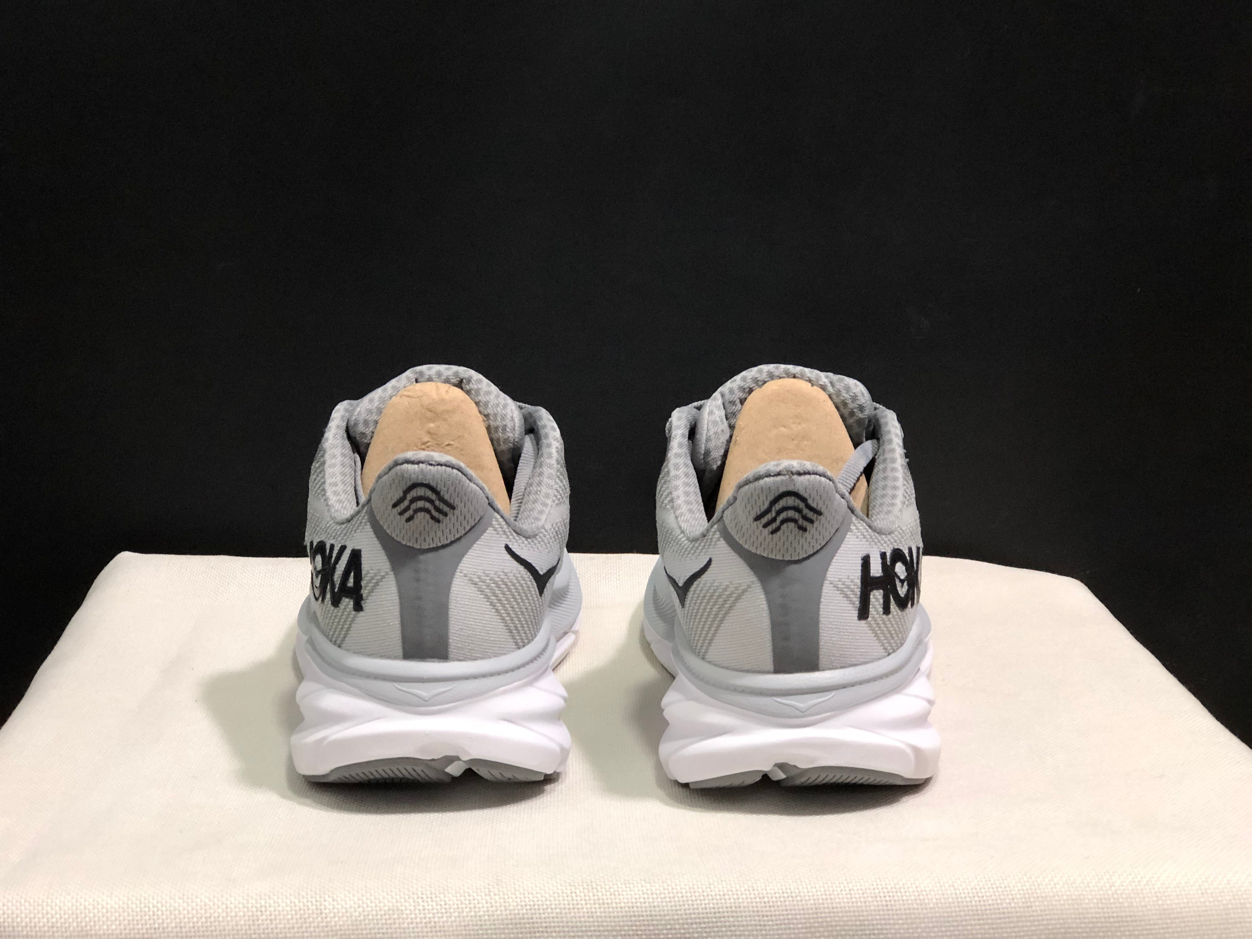 Hoka Clifton 9 'Beige-Pink'