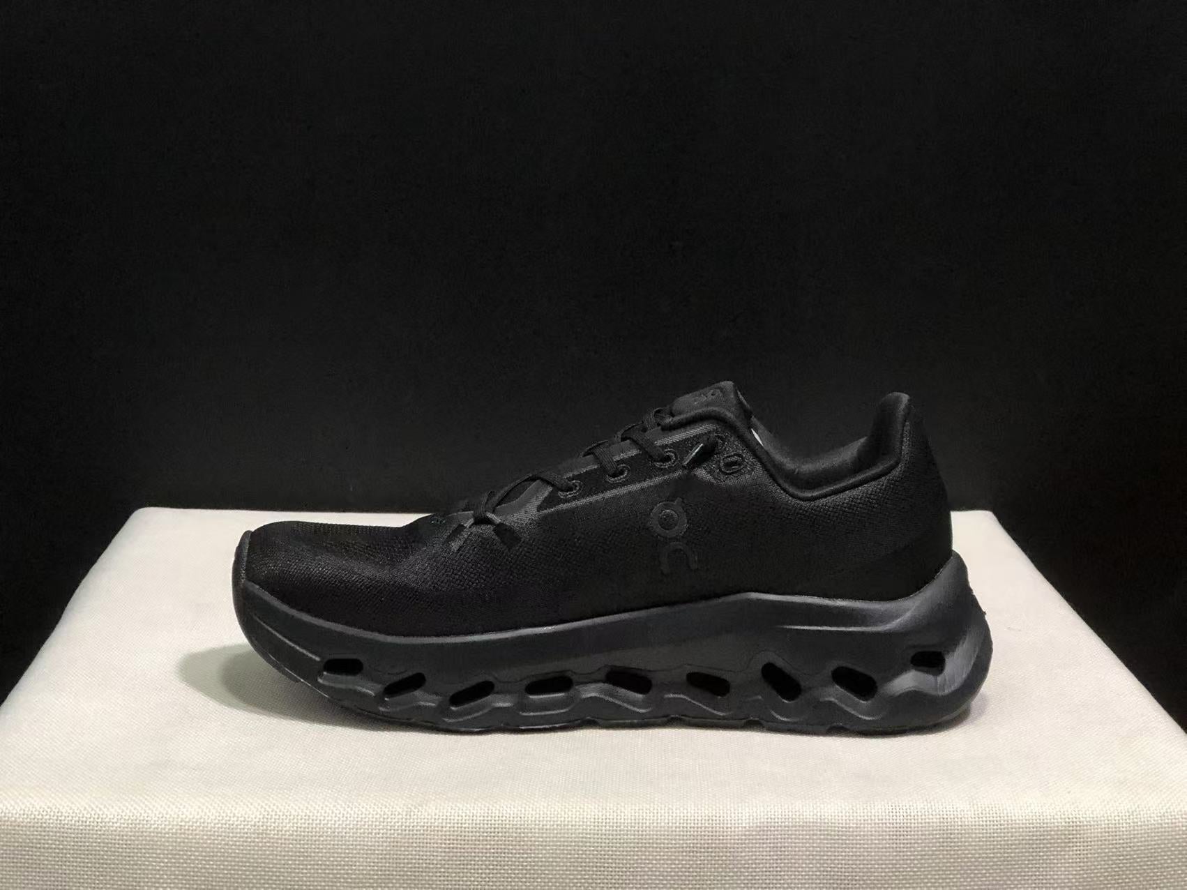 On Cloudtilt 'Triple Black'