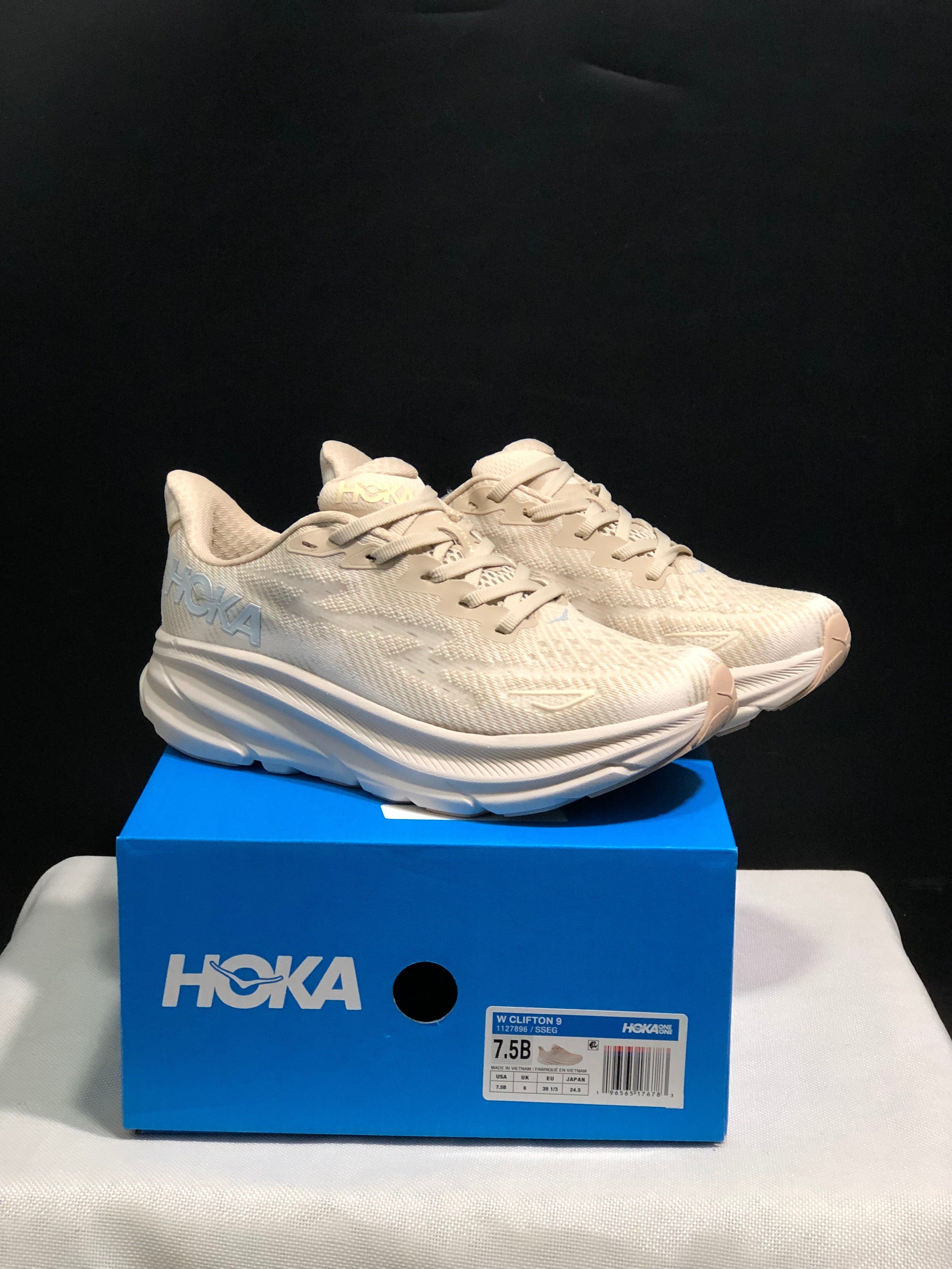Hoka Clifton 9 'Beige-Pink'
