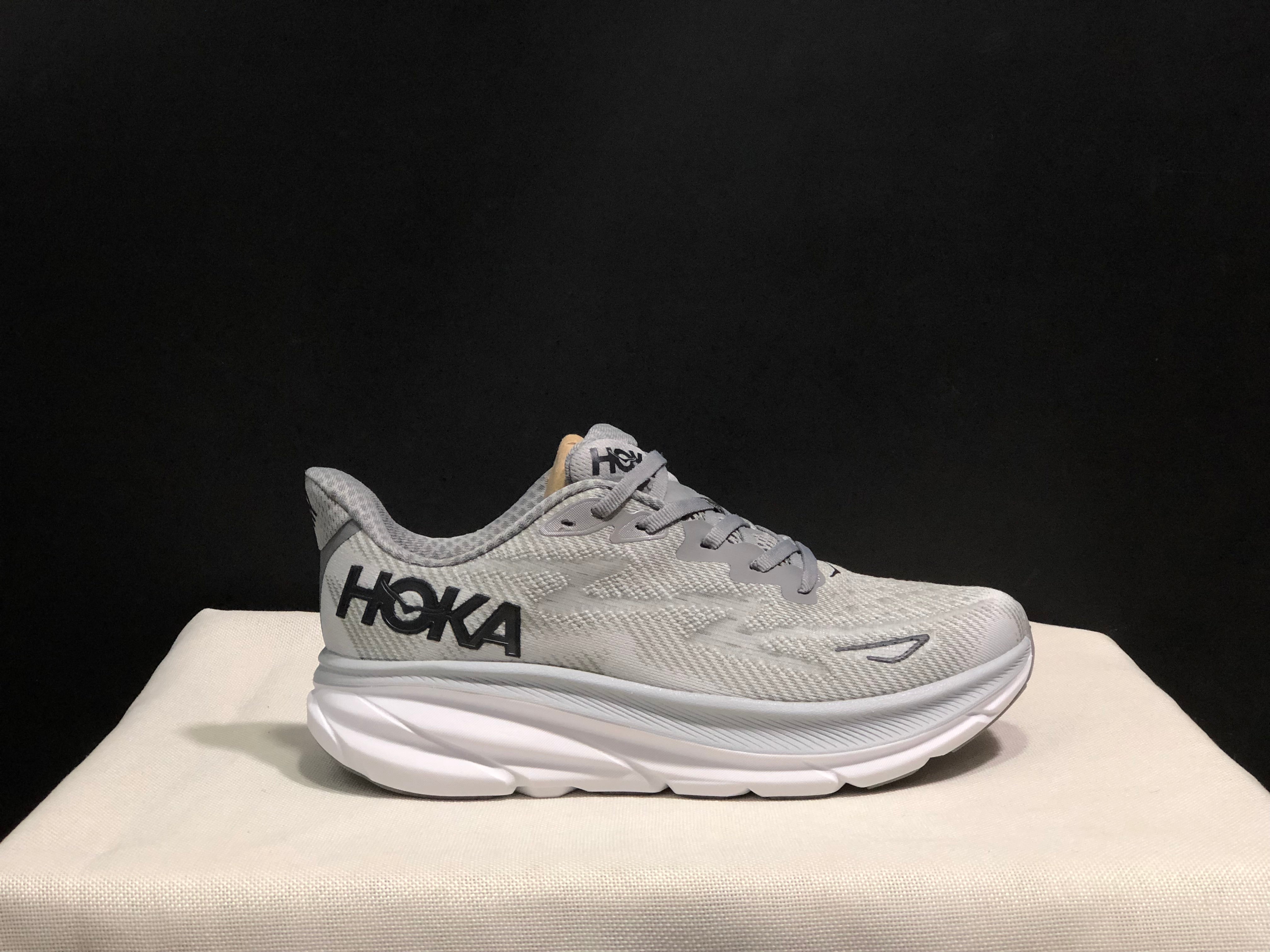 Hoka Clifton 9 'Beige-Pink'