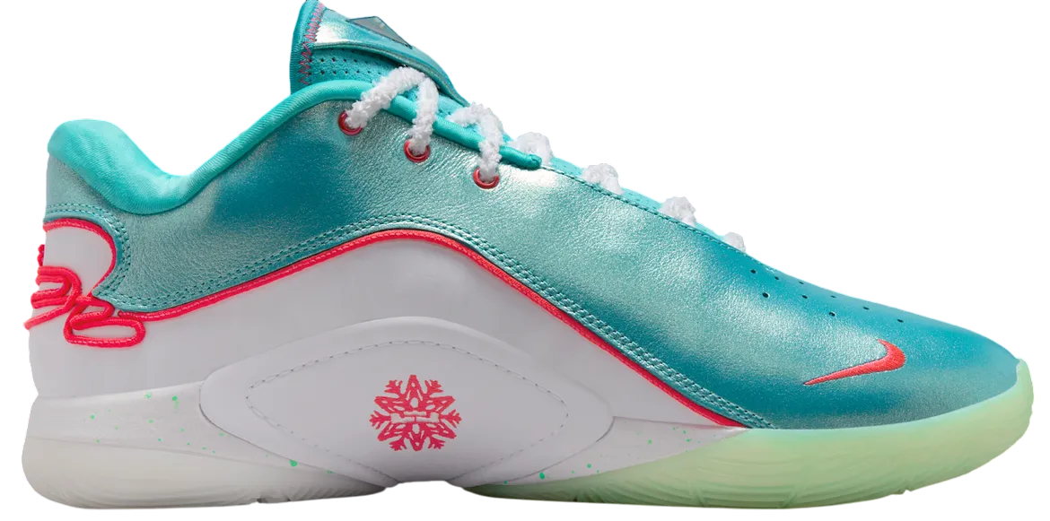 Nike LeBron 22 'Christmas'