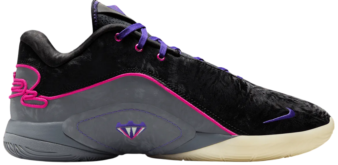 Nike LeBron 22 'Tunnel Vision'