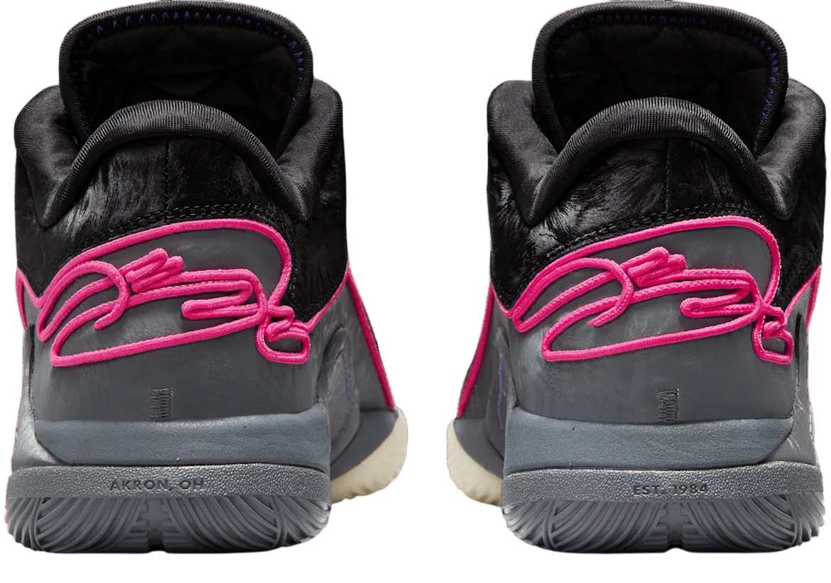 Nike LeBron 22 'Tunnel Vision'